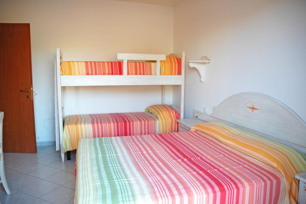 Baia Fiorita Apartment Porto Azzurro Room photo